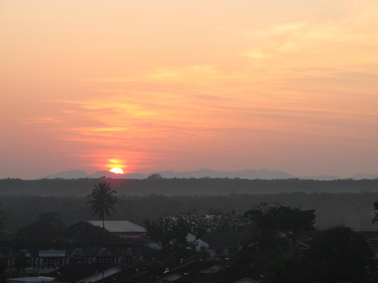 โรงแรมซูการาไม Kampung Gurun ภายนอก รูปภาพ